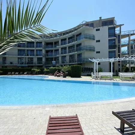 فندق Riviera Blue 3*